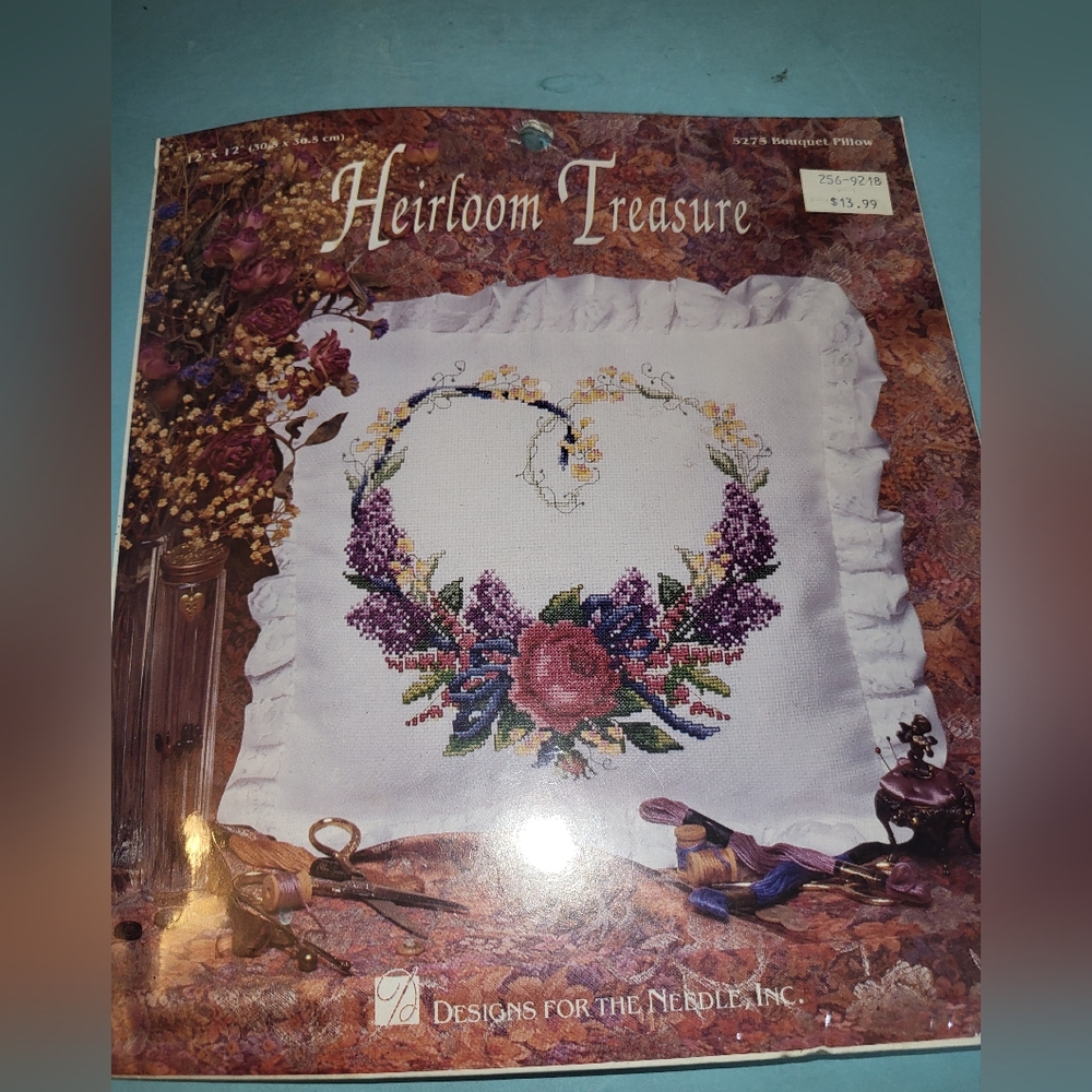 New Heirloom Treasure Needlepoint Pillow Kit - Picture 1 of 2
